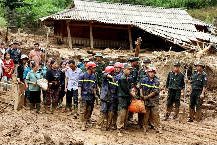 Điện Biên: Thăm hỏi, động viên gia đình có người tử vong do mưa lũ- Ảnh 3. Điện Biên: Thăm hỏi, động viên gia đình có người tử vong do mưa lũ- Ảnh 3.