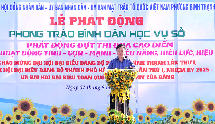 TPHCM: Đưa công nghệ đến mọi nhà qua phong trào "Bình dân học vụ số"- Ảnh 2. TPHCM: Đưa công nghệ đến mọi nhà qua phong trào "Bình dân học vụ số"- Ảnh 2.