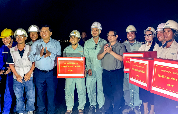 Thủ tướng Phạm Minh Chính đốc thúc tiến độ cầu Nhơn Trạch, kết nối trục giao thông chiến lược- Ảnh 3.