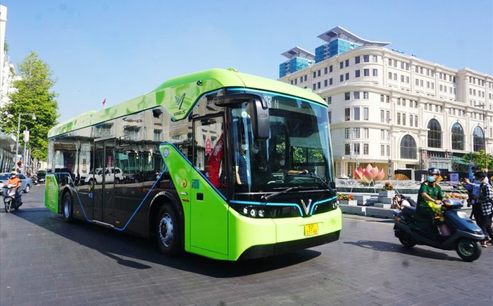 Hà Nội, TPHCM thúc đẩy chuyển đổi sang giao thông công cộng, giao thông xanh- Ảnh 1.