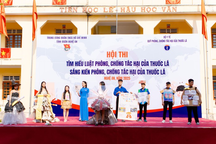 Ngăn chặn thuốc lá điện tử xâm nhập học đường: Vai trò của gia đình và nhà trường rất quan trọng- Ảnh 1.