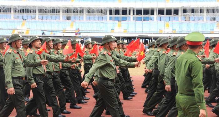 Chủ tịch MTTQVN thành phố Hà Nội thăm, động viên khối tham gia diễu binh, diễu hành A80- Ảnh 4.