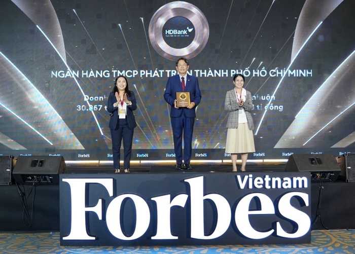 HDBank vào Top 50 doanh nghiệp niêm yết tiêu biểu nhất 2025- Ảnh 1. HDBank vào Top 50 doanh nghiệp niêm yết tiêu biểu nhất 2025- Ảnh 1.