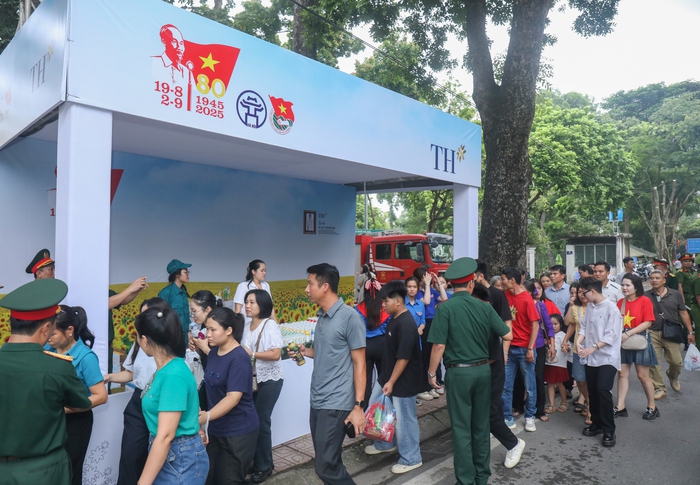 Phút giải lao quý báu của các chiến sỹ ngày hợp luyện sự kiện A80- Ảnh 16. Phút giải lao quý báu của các chiến sỹ ngày hợp luyện sự kiện A80- Ảnh 16.
