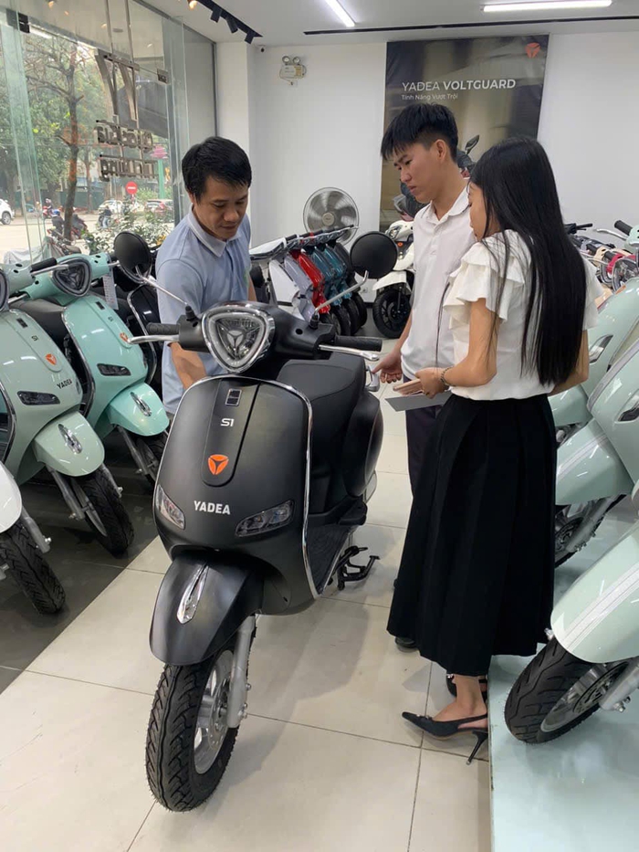 Xe điện vào mùa cao điểm trước thềm khai giảng- Ảnh 1. Xe điện vào mùa cao điểm trước thềm khai giảng- Ảnh 1.