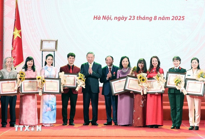 Tổng Bí thư Tô Lâm: Văn hóa phải soi đường, hình thành năng lực mềm quốc gia- Ảnh 2. Tổng Bí thư Tô Lâm: Văn hóa phải soi đường, hình thành năng lực mềm quốc gia- Ảnh 2.