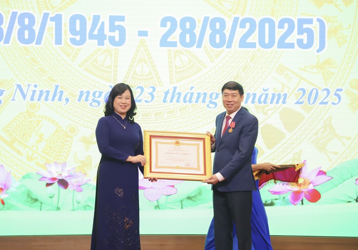 Kỷ niệm 80 năm Ngày truyền thống Văn phòng ngành Y tế- Ảnh 2. Kỷ niệm 80 năm Ngày truyền thống Văn phòng ngành Y tế- Ảnh 2.