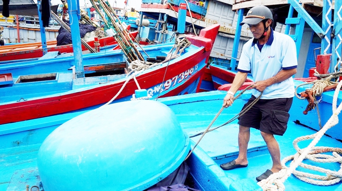 Bão số 5 giật cấp 17, di chuyển theo hướng Tây- Ảnh 2. Bão số 5 giật cấp 17, di chuyển theo hướng Tây- Ảnh 2.