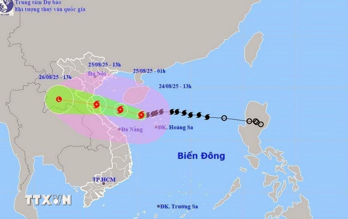 Bão số 5 giật cấp 17, di chuyển theo hướng Tây- Ảnh 1. Bão số 5 giật cấp 17, di chuyển theo hướng Tây- Ảnh 1.