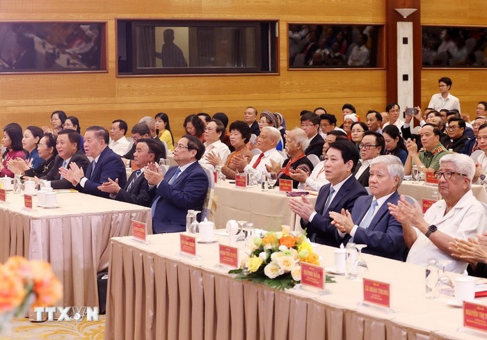 Chủ tịch nước và Thủ tướng gặp mặt đại biểu tiêu biểu đại diện các tầng lớp Nhân dân- Ảnh 3. Chủ tịch nước và Thủ tướng gặp mặt đại biểu tiêu biểu đại diện các tầng lớp Nhân dân- Ảnh 3.