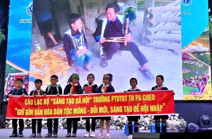 Hàng trăm học sinh DTTS tham gia diễn đàn giao lưu tuyên truyền công bằng trong giáo dục - Ảnh 3. Hàng trăm học sinh DTTS tham gia diễn đàn giao lưu tuyên truyền công bằng trong giáo dục - Ảnh 3.