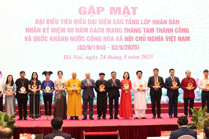 Sức mạnh đại đoàn kết làm nên thắng lợi của dân tộc- Ảnh 5. Sức mạnh đại đoàn kết làm nên thắng lợi của dân tộc- Ảnh 5.