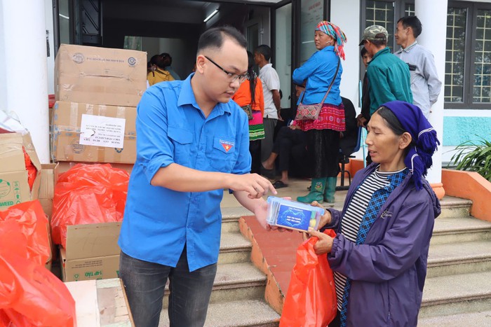 Tổ chức thăm khám và tư vấn sức khỏe cho hàng trăm phụ nữ dân tộc thiểu số- Ảnh 3. Tổ chức thăm khám và tư vấn sức khỏe cho hàng trăm phụ nữ dân tộc thiểu số- Ảnh 3.