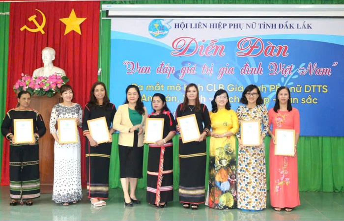Hội LHPN Đắk Lắk: 4 giải pháp đẩy nhanh tiến độ, nâng cao hiệu quả chương trình nông thôn mới- Ảnh 4.