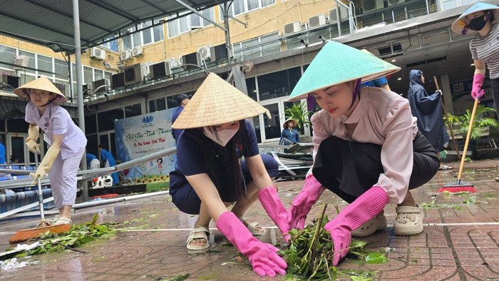 Nhiều cơ sở y tế ở Nghệ An bị hư hỏng do bão số 5, khẩn trương khắc phục để đảm bảo khám chữa bệnh- Ảnh 3.
