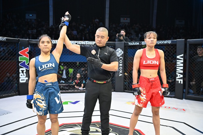 Vẻ ngoài hiền dịu, nữ tính của các nữ võ sĩ MMA- Ảnh 8. Vẻ ngoài hiền dịu, nữ tính của các nữ võ sĩ MMA- Ảnh 8.