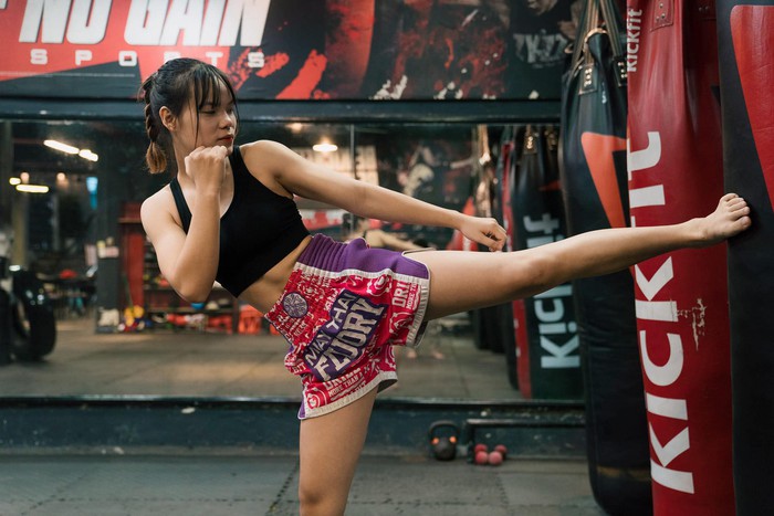 Vẻ ngoài hiền dịu, nữ tính của các nữ võ sĩ MMA- Ảnh 2. Vẻ ngoài hiền dịu, nữ tính của các nữ võ sĩ MMA- Ảnh 2.