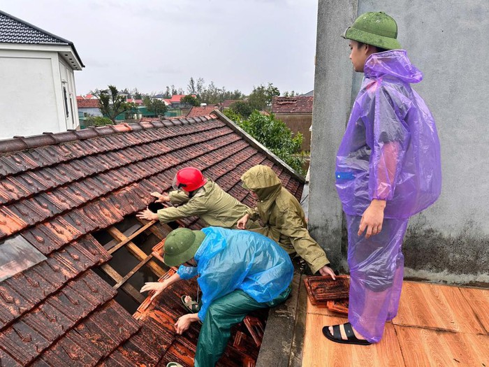 Hà Tĩnh khẩn trương khắc phục hậu quả bão số 5- Ảnh 1.
