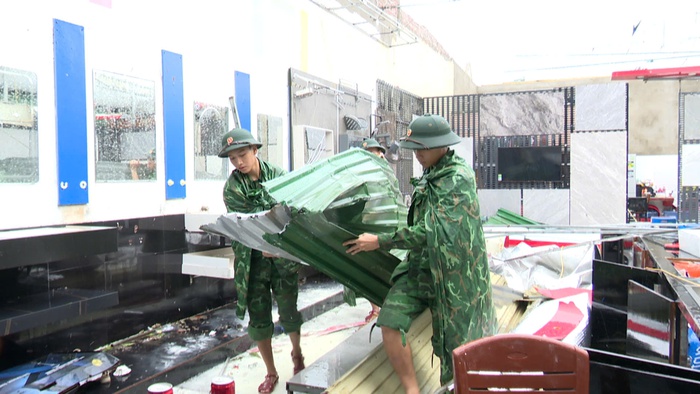 Bộ đội Biên phòng điều động thêm lực lượng hỗ trợ người dân khắc phục hậu quả sau bão- Ảnh 3.