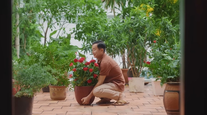 Trao yêu thương, chăm sức khỏe cha mẹ dịp Vu Lan- Ảnh 1.