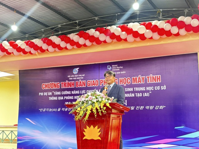 Bàn giao 35 bộ máy tính trị giá hơn 851 triệu đồng cho Trường THCS Quang Vinh- Ảnh 2. Bàn giao 35 bộ máy tính trị giá hơn 851 triệu đồng cho Trường THCS Quang Vinh- Ảnh 2.