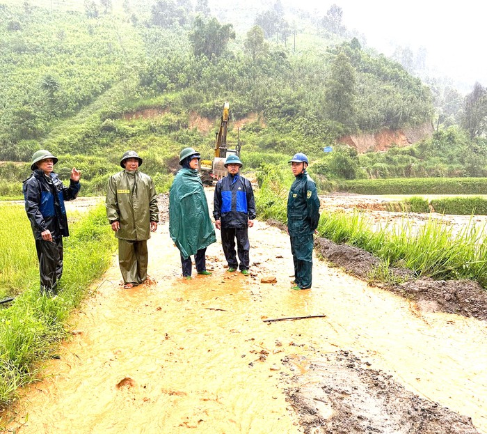 Lào Cai: Mưa lớn gây ảnh hưởng tới giao thông và đời sống của người dân- Ảnh 1.