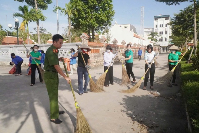 Bắc Ninh: Tham gia bảo vệ môi trường chào mừng kỷ niệm Quốc khánh 2/9- Ảnh 1. Bắc Ninh: Tham gia bảo vệ môi trường chào mừng kỷ niệm Quốc khánh 2/9- Ảnh 1.