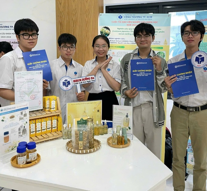 Ứng dụng hoa kim ngân trong chế tạo serum dưỡng da- Ảnh 1. Ứng dụng hoa kim ngân trong chế tạo serum dưỡng da- Ảnh 1.