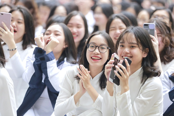 Bộ Chính trị ban hành Nghị quyết về đột phá phát triển giáo dục và đào tạo- Ảnh 3. Bộ Chính trị ban hành Nghị quyết về đột phá phát triển giáo dục và đào tạo- Ảnh 3.