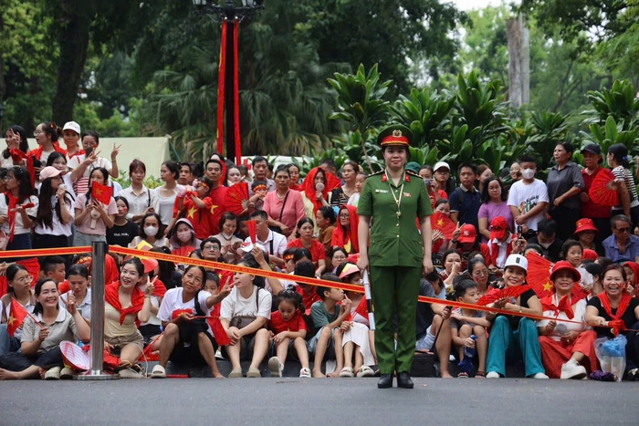Nữ chiến sĩ Công an Thủ đô tham gia giữ an ninh trật tự sơ duyệt diễu binh, diễu hành - Ảnh 1. Nữ chiến sĩ Công an Thủ đô tham gia giữ an ninh trật tự sơ duyệt diễu binh, diễu hành - Ảnh 1.