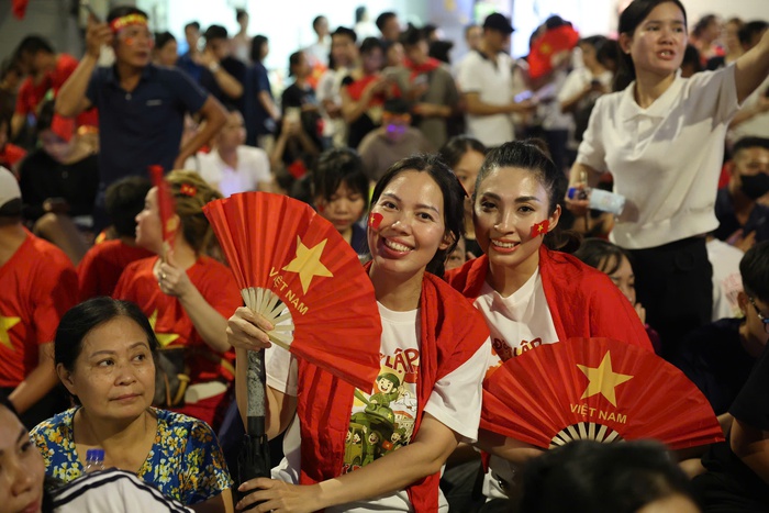 "Biển người" nô nức xem sơ duyệt diễu binh, diễu hành kỷ niệm 80 năm Quốc khánh- Ảnh 2. "Biển người" nô nức xem sơ duyệt diễu binh, diễu hành kỷ niệm 80 năm Quốc khánh- Ảnh 2.