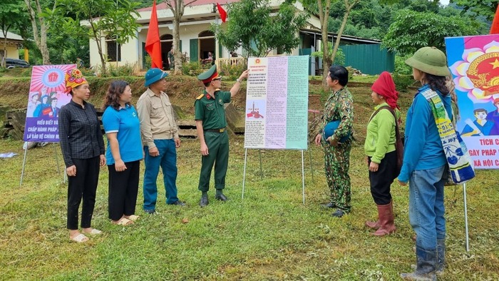 Tuyên truyền pháp luật góp phần xây dựng cuộc sống yên bình- Ảnh 3. Tuyên truyền pháp luật góp phần xây dựng cuộc sống yên bình- Ảnh 3.