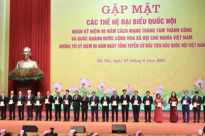 Quốc hội phải "đi cùng thời đại", "đi trước mở đường" ở những lĩnh vực đặc thù- Ảnh 5. Quốc hội phải "đi cùng thời đại", "đi trước mở đường" ở những lĩnh vực đặc thù- Ảnh 5.