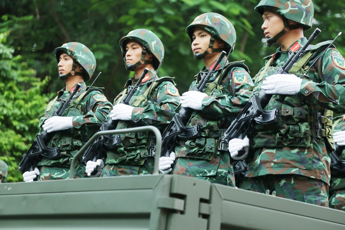 Chiến sĩ Khối pháo binh - tên lửa cùng người dân cất cao tiếng hát "Việt Nam - Hồ Chí Minh"- Ảnh 3. Chiến sĩ Khối pháo binh - tên lửa cùng người dân cất cao tiếng hát "Việt Nam - Hồ Chí Minh"- Ảnh 3.