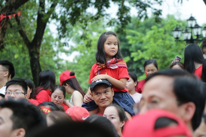 Chiến sĩ Khối pháo binh - tên lửa cùng người dân cất cao tiếng hát "Việt Nam - Hồ Chí Minh"- Ảnh 12. Chiến sĩ Khối pháo binh - tên lửa cùng người dân cất cao tiếng hát "Việt Nam - Hồ Chí Minh"- Ảnh 12.