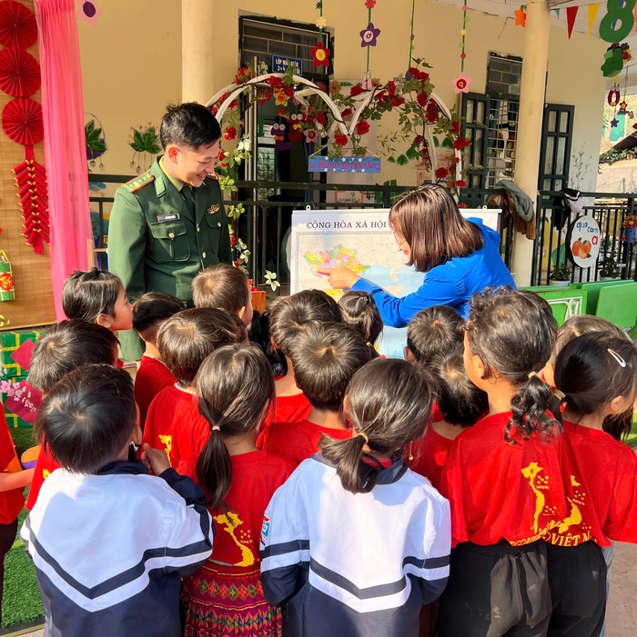 Điện Biên: Bộ đội Biên phòng chung tay đưa diện mạo nông thôn ở biên giới ngày càng khởi sắc- Ảnh 2. Điện Biên: Bộ đội Biên phòng chung tay đưa diện mạo nông thôn ở biên giới ngày càng khởi sắc- Ảnh 2.