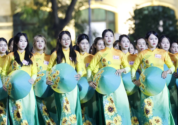 Những 'bóng hồng' tại buổi sơ duyệt Lễ kỷ niệm 80 năm Quốc khánh- Ảnh 13. Những 'bóng hồng' tại buổi sơ duyệt Lễ kỷ niệm 80 năm Quốc khánh- Ảnh 13.