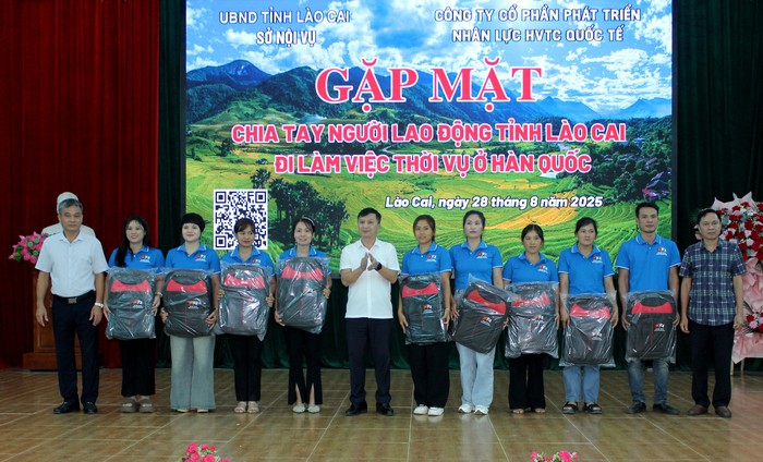 Nhiều nữ lao động sang Hàn Quốc làm việc thời vụ- Ảnh 1. Nhiều nữ lao động sang Hàn Quốc làm việc thời vụ- Ảnh 1.