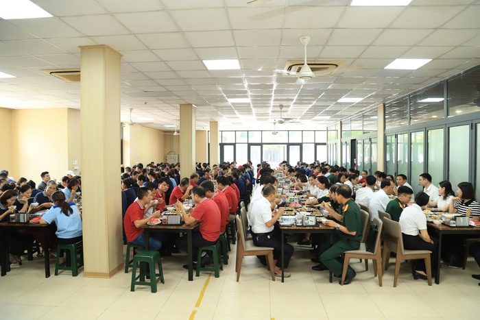 Chăm lo "Bữa cơm công đoàn" cho hơn 800 người lao động - Ảnh 1. Chăm lo "Bữa cơm công đoàn" cho hơn 800 người lao động - Ảnh 1.