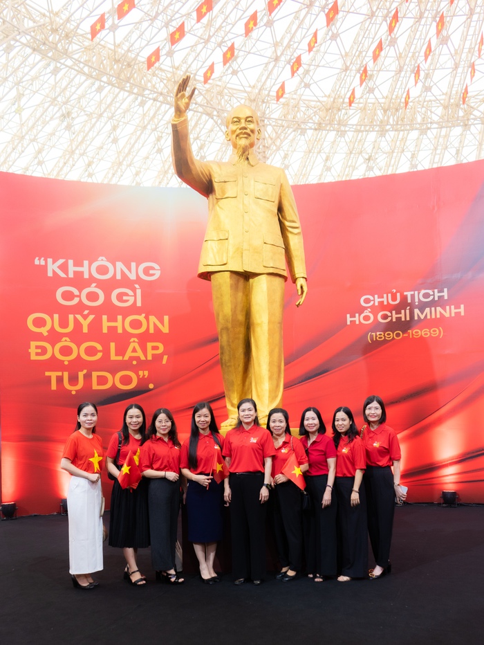 Đảng ủy TƯ Hội LHPN Việt Nam tham quan Triển lãm thành tựu đất nước- Ảnh 1. Đảng ủy TƯ Hội LHPN Việt Nam tham quan Triển lãm thành tựu đất nước- Ảnh 1.
