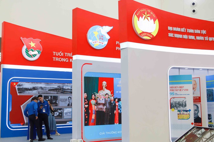 Triển lãm thành tựu đất nước: Khối Mặt trận Tổ quốc cùng kiến tạo và phát triển- Ảnh 15. Triển lãm thành tựu đất nước: Khối Mặt trận Tổ quốc cùng kiến tạo và phát triển- Ảnh 15.