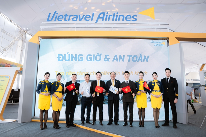 Dấu ấn Vietravel Airlines tại Triển lãm thành tựu Đất nước: Khẳng định khát vọng cất cánh từ vùng trời quốc gia- Ảnh 1. Dấu ấn Vietravel Airlines tại Triển lãm thành tựu Đất nước: Khẳng định khát vọng cất cánh từ vùng trời quốc gia- Ảnh 1.