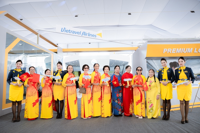 Dấu ấn Vietravel Airlines tại Triển lãm thành tựu Đất nước: Khẳng định khát vọng cất cánh từ vùng trời quốc gia- Ảnh 4. Dấu ấn Vietravel Airlines tại Triển lãm thành tựu Đất nước: Khẳng định khát vọng cất cánh từ vùng trời quốc gia- Ảnh 4.