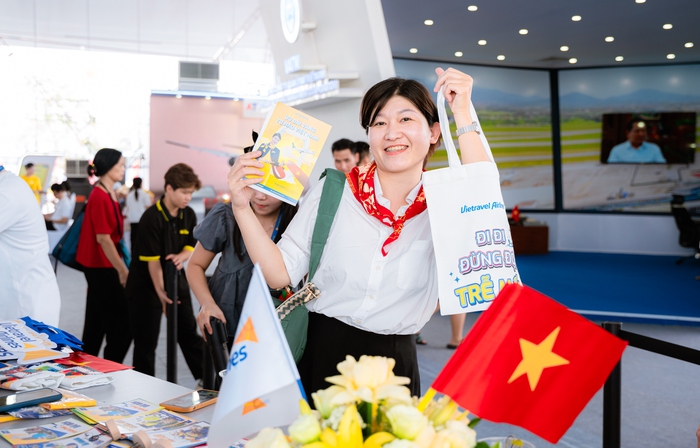 Dấu ấn Vietravel Airlines tại Triển lãm thành tựu Đất nước: Khẳng định khát vọng cất cánh từ vùng trời quốc gia- Ảnh 5. Dấu ấn Vietravel Airlines tại Triển lãm thành tựu Đất nước: Khẳng định khát vọng cất cánh từ vùng trời quốc gia- Ảnh 5.