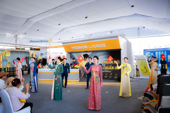 Dấu ấn Vietravel Airlines tại Triển lãm thành tựu Đất nước: Khẳng định khát vọng cất cánh từ vùng trời quốc gia- Ảnh 7. Dấu ấn Vietravel Airlines tại Triển lãm thành tựu Đất nước: Khẳng định khát vọng cất cánh từ vùng trời quốc gia- Ảnh 7.