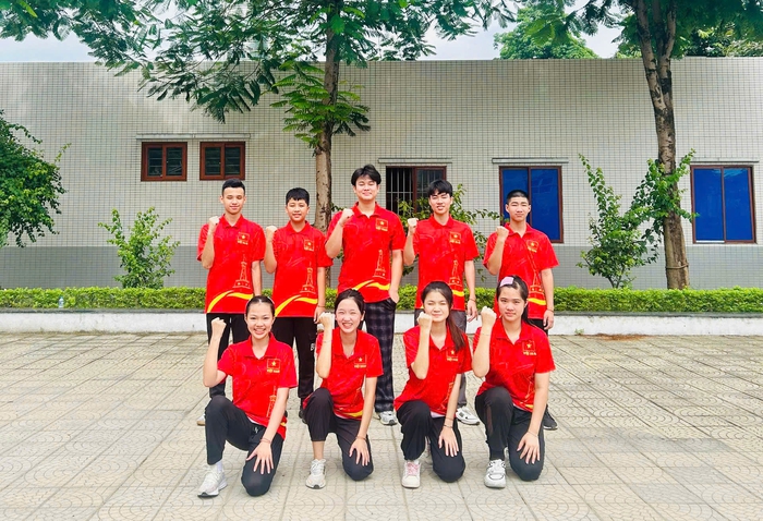 Huấn luyện viên bắn súng Đặng Hồng Hà đón tin vui của học trò khi đang tập luyện A80- Ảnh 8. Huấn luyện viên bắn súng Đặng Hồng Hà đón tin vui của học trò khi đang tập luyện A80- Ảnh 8.