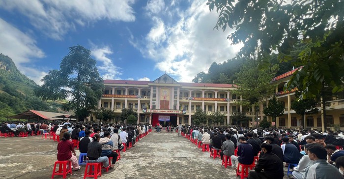 Tăng cường tuyên truyền pháp luật và phòng chống thuốc lá điện tử đầu năm học- Ảnh 1. Tăng cường tuyên truyền pháp luật và phòng chống thuốc lá điện tử đầu năm học- Ảnh 1.