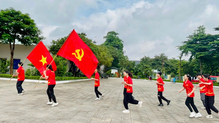 Huấn luyện viên bắn súng Đặng Hồng Hà đón tin vui của học trò khi đang tập luyện A80- Ảnh 7. Huấn luyện viên bắn súng Đặng Hồng Hà đón tin vui của học trò khi đang tập luyện A80- Ảnh 7.
