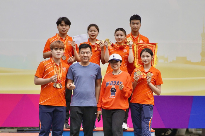 Huấn luyện viên bắn súng Đặng Hồng Hà đón tin vui của học trò khi đang tập luyện A80- Ảnh 5. Huấn luyện viên bắn súng Đặng Hồng Hà đón tin vui của học trò khi đang tập luyện A80- Ảnh 5.