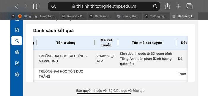 Nữ sinh lo lắng khi kết quả xét tuyển đại học đang đậu thành trượt- Ảnh 1. Nữ sinh lo lắng khi kết quả xét tuyển đại học đang đậu thành trượt- Ảnh 1.